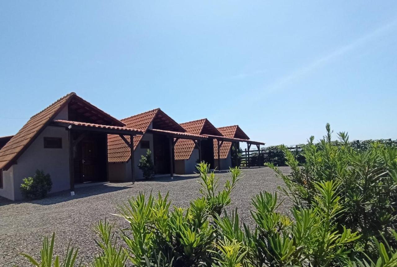 Chales Da Ninah Penha  Luaran gambar